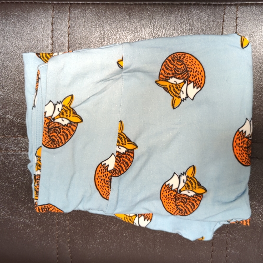 LuLaRoe One Size Foxy buttery soft leggings